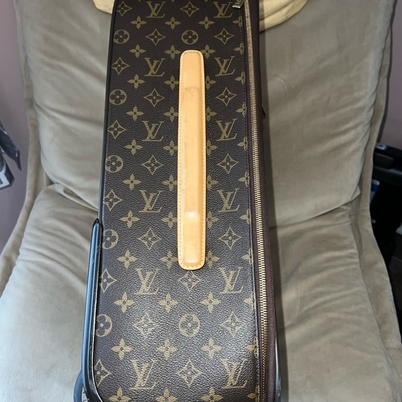 Louis Vuitton Monogram Travel Bag TRADE for backpack - Picture 3 of 13